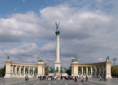 Heroes' square